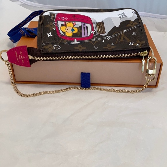 LOUIS Vuitton Christmas 2020 mini pochette access - Picture 8 of 13